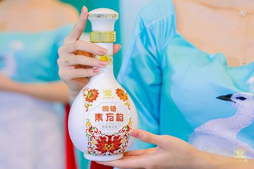 升學(xué)宴選什么酒？四特東方韻，品質(zhì)好酒禮敬未來(lái)！